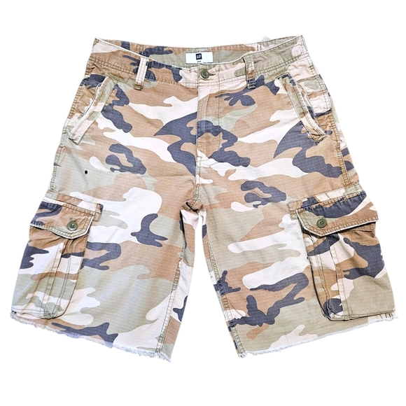 GAP Camo Cargo Shorts Mens 33 Adjustable Waist Y2K Baggy Hits Below Knee - Picture 1 of 13